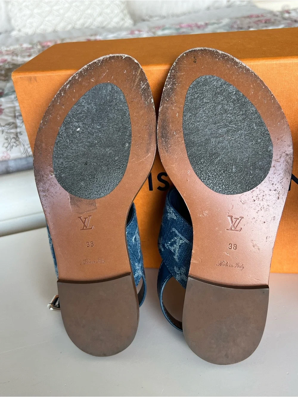 LOUIS VUITTON Starboard Flat Thong Sandal in Blue Monogram Denim ๐ Size 38 - Picture 10 of 16